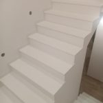 Białe schody z kwarcogranitu Cool White 3cm