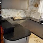 Warangal Black - czarny granit na blaty kuchenne