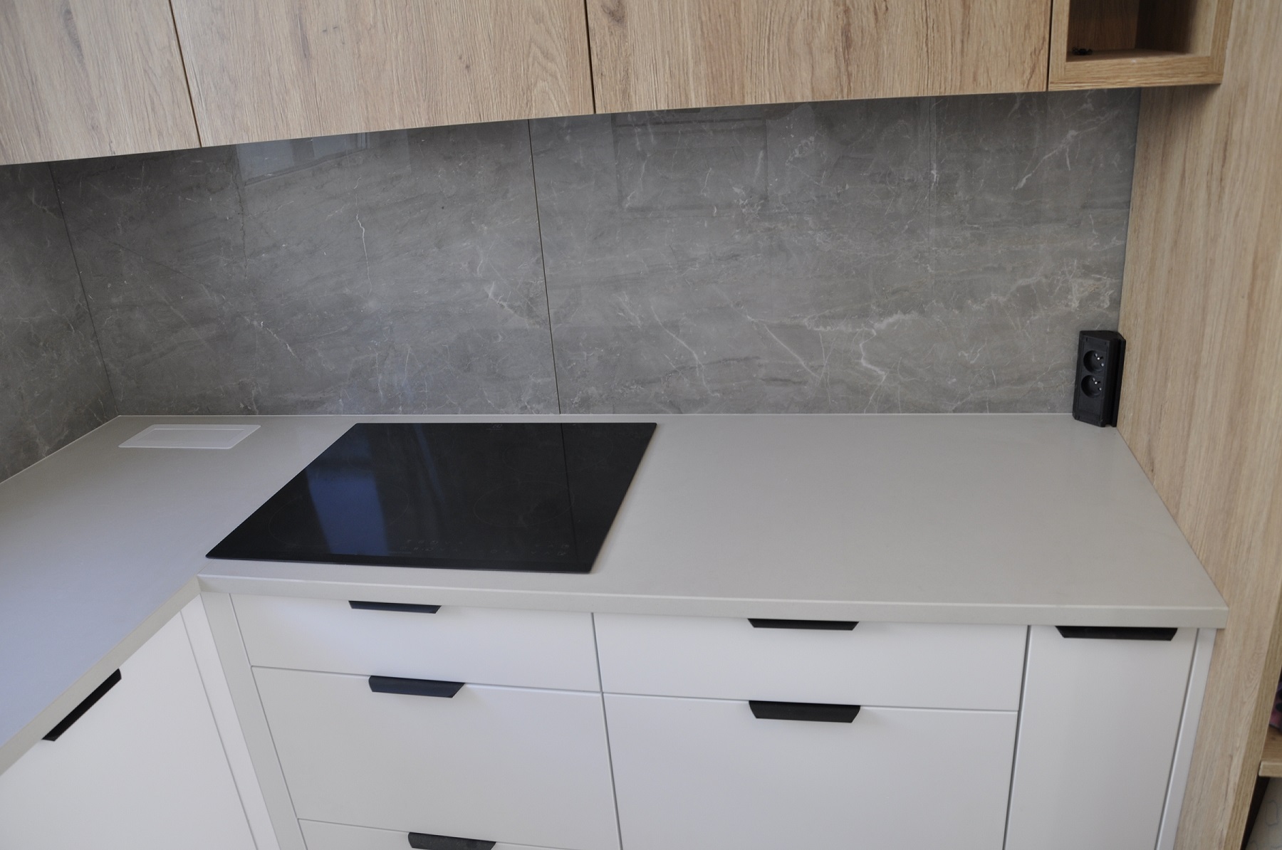 Konglomerat kwarcowy Fresh Concrete na blaty do kuchni PS Granit Gdynia