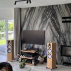 Kominek i ściana TV - kwarcyt naturalny Sandalus - PS GRANIT Gdynia