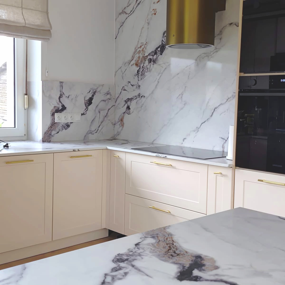 Fendi White konglomerat kwarcowy