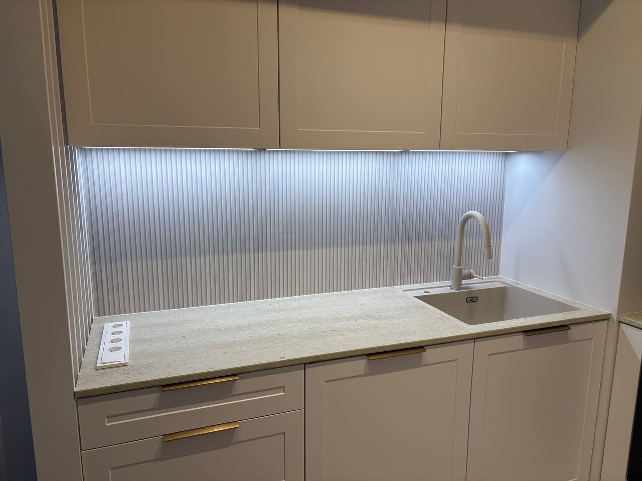 Trawertyn konglomerat kwarcowy